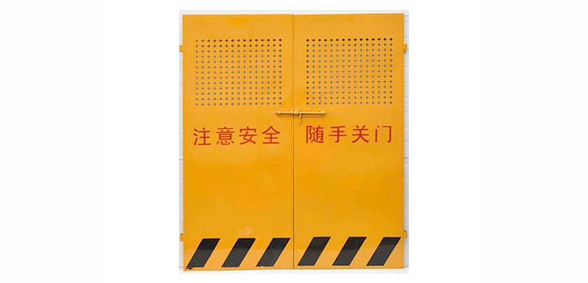 為什么施工電梯防護(hù)門是黃色的？